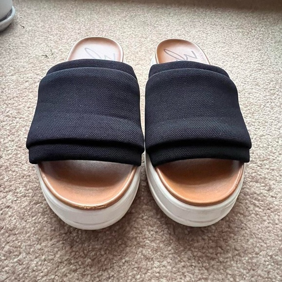 Zodiac Nordstrom Platform Sandals - Picture 5 of 5